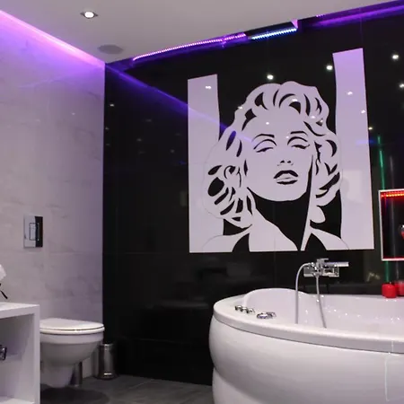 아파트 Monroe