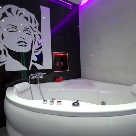 Monroe Apartment