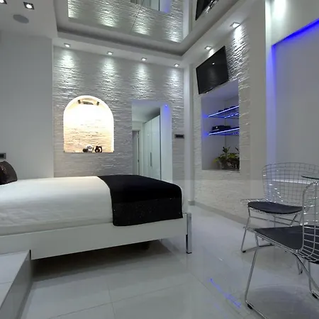 Monroe Apartment *